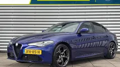 Blauw Gebruikt 2020 Alfa Romeo Giulia Sprint Sedan | € 35.920 (Eerlijke prijs)