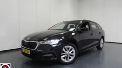 Zwart Gebruikt 2020 Skoda Octavia Business Line Stationwagen | € 22.840 (Eerlijke prijs)