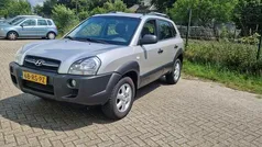 Grijs, metallic lak Gebruikt 2005 Hyundai Tucson Active SUV | € 2.350 (Eerlijke prijs)