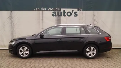 Occasion Skoda Superb Business Line 150 PK (110 kW) 2021 Zwart (metallic) Stationwagen