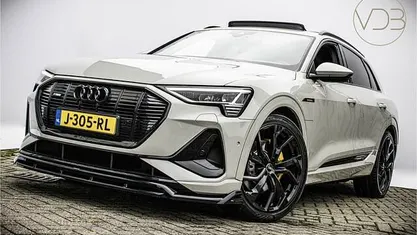 Grijs Gebruikt 2020 Audi e-tron S-Line SUV | € 35.680 (Eerlijke prijs)