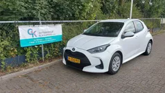 Wit Gebruikt 2022 Toyota Yaris Hybrid Active Hatchback | € 19.950 (Eerlijke prijs)