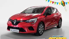 Vlamrood nnp Gebruikt 2023 Renault Clio V Equilibre Hatchback | € 14.935 (Eerlijke prijs)