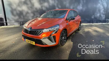Orange valencia (teeqb) Occasion 2025 Renault Clio V Esprit Alpine Hatchback | € 25.895 (Eerlijke prijs)