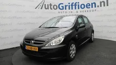 Zwart Gebruikt 2005 Peugeot 307 Premium Hatchback | € 1.690 (Eerlijke prijs)