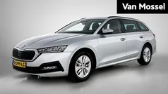 Grijs Gebruikt 2022 Skoda Octavia Business Line Stationwagen | € 20.900 (Eerlijke prijs)