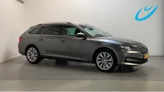 Grijs Gebruikt 2022 Skoda Superb Business Line Stationwagen | € 27.450 (Eerlijke prijs)