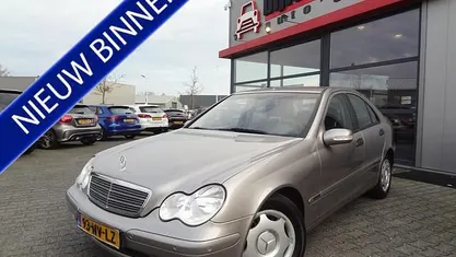 Grijs Gebruikt 2004 Mercedes C180 Classic Sedan | € 3.499 (Eerlijke prijs)