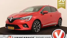 Rood Gebruikt 2020 Renault Clio V Intens Hatchback | € 15.599 (Eerlijke prijs)