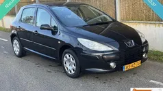 Zwart Gebruikt 2005 Peugeot 307 Hatchback | € 1.999 (Eerlijke prijs)
