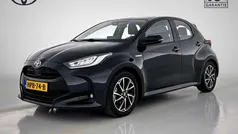 Zwart Gebruikt 2021 Toyota Yaris Hybrid Limited Hatchback | € 21.445 (Eerlijke prijs)