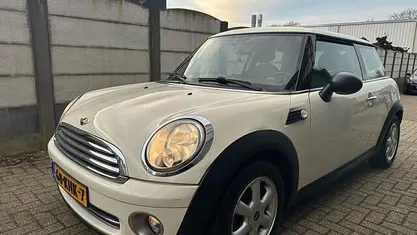 Wit Occasion 2009 Mini ONE Business Hatchback | € 3.999 (Eerlijke prijs)