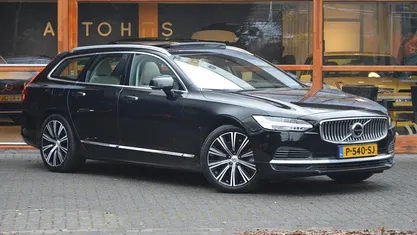 Zwart Gebruikt 2022 Volvo V90 Inscription Stationwagen | € 27.950 (Eerlijke prijs)