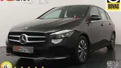 Zwart Gebruikt 2019 Mercedes B180 Business MPV | € 18.945 (Eerlijke prijs)