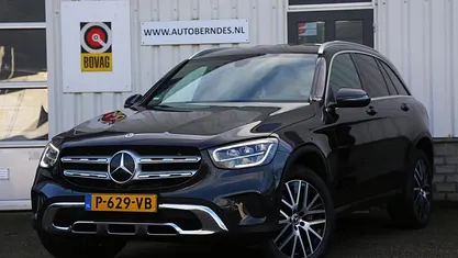 Grijs Occasion 2022 Mercedes GLC300e Luxury SUV | € 46.900 (Eerlijke prijs)