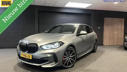 Grijs Occasion 2023 BMW 120 M Sport Hatchback | € 34.990 (Eerlijke prijs)