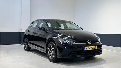 Zwart Gebruikt 2022 VW Polo Life Hatchback | € 14.449 (Eerlijke prijs)