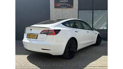 Gebruikt 2022 Tesla Model 3 Long Range AWD Sedan | € 33.890 (Eerlijke prijs)