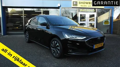 Zwart Gebruikt 2022 Ford Focus Style Hatchback | € 17.650 (Eerlijke prijs)