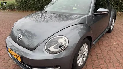 Occasion 2013 VW Beetle Design Cabriolet | € 14.600 (Eerlijke prijs)