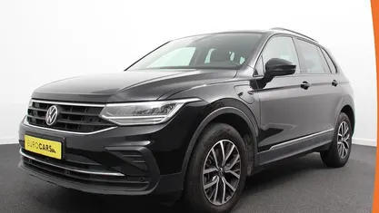 Zwart Gebruikt 2022 VW Tiguan Life SUV | € 30.690 (Super prijs)