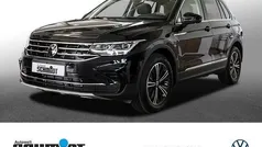 Gebruikt 2023 VW Tiguan Elegance SUV | € 40.267 (Eerlijke prijs)