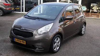 Bruin Gebruikt 2018 Kia Venga Hatchback | € 11.950 (Eerlijke prijs)