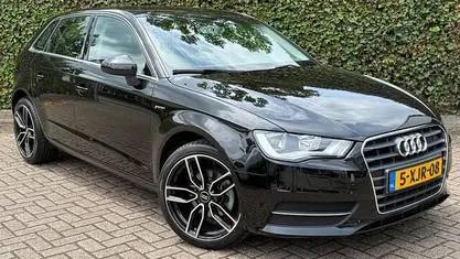 Zwart Gebruikt 2014 Audi A3 Sportback g-tron Attraction Hatchback | € 10.250 (Eerlijke prijs)