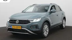 Gebruikt 2024 VW T-Roc Edition SUV | € 28.900 (Eerlijke prijs)