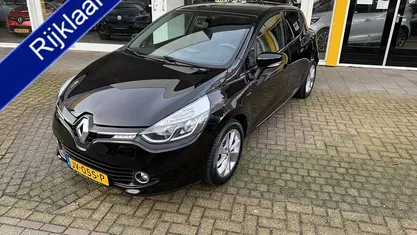 Zwart Gebruikt 2016 Renault Clio IV LIMITED Hatchback | € 9.550 (Eerlijke prijs)