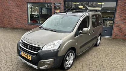 Bruin Occasion 2016 Peugeot Partner Tepee Active MPV | € 11.450 (Eerlijke prijs)