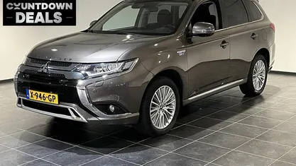 Bruin Gebruikt 2024 Mitsubishi Outlander P-HEV SUV | € 23.540 (Super prijs)