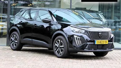 Zwart Gebruikt 2024 Peugeot 2008 Active SUV | € 21.937 (Eerlijke prijs)