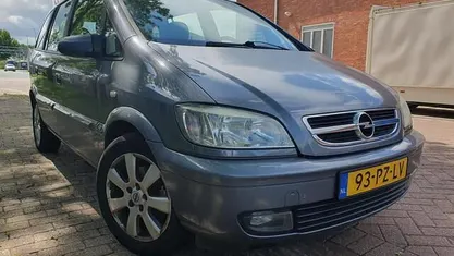 Occasion Opel Zafira 101 PK (74 kW) 2004 Grijs MPV