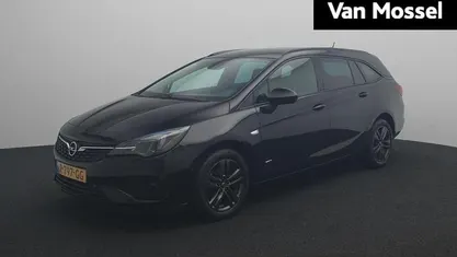 Zwart Gebruikt 2022 Opel Astra Design & Tech Stationwagen | € 15.940 (Goede deal)