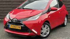 Rood Gebruikt 2014 Toyota Aygo X-play Hatchback | € 7.450 (Eerlijke prijs)