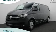 Grijs Gebruikt 2022 VW T6.1 Comfortline Van | € 23.650 (Goede deal)