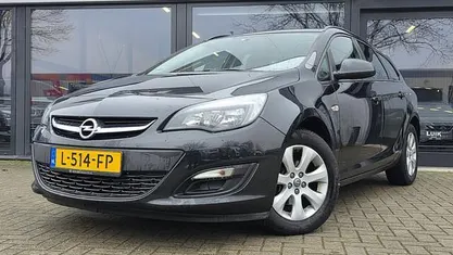 Occasion Opel Astra Design Edition 120 PK (88 kW) 2014 Zwart Stationwagen