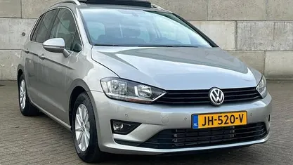 Occasion 2016 VW Golf Sportsvan Highline MPV | € 15.949 (Eerlijke prijs)