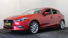 Rood Gebruikt 2017 Mazda 3 Hatchback | € 11.999 (Goede deal)
