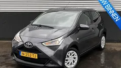 Gebruikt 2021 Toyota Aygo X-play Hatchback | € 10.900 (Eerlijke prijs)