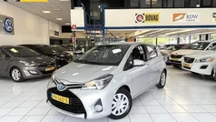 Grijs Gebruikt 2015 Toyota Yaris Hatchback | € 8.950 (Goede deal)