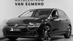 Zwart Gebruikt 2023 VW Golf VIII Business Hatchback | € 29.999 (Eerlijke prijs)