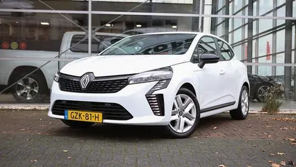 Wit Gebruikt 2024 Renault Clio V Hatchback | € 21.950 (Eerlijke prijs)