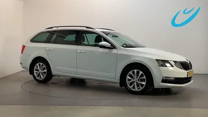 Wit Occasion 2017 Skoda Octavia Business Line Stationwagen | € 10.400 (Eerlijke prijs)