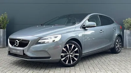 Grijs Gebruikt 2018 Volvo V40 Dynamic Stationwagen | € 20.895 (Eerlijke prijs)