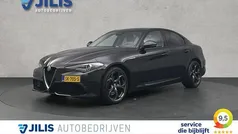 Zwart Gebruikt 2018 Alfa Romeo Giulia Veloce Sedan | € 28.950 (Eerlijke prijs)