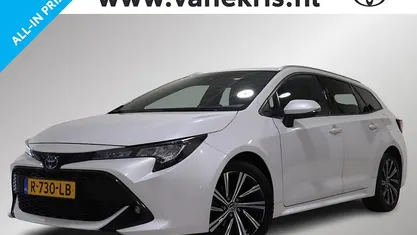 Wit Gebruikt 2022 Toyota Corolla Stationwagen | € 24.500 (Eerlijke prijs)