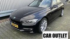 Zwart (metallic) Gebruikt 2013 BMW 320 Efficient Dynamics Sedan | € 9.950 (Goede deal)