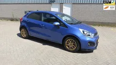 Blauw, metallic lak Gebruikt 2012 Kia Rio Plus Hatchback | € 7.750 (Eerlijke prijs)
